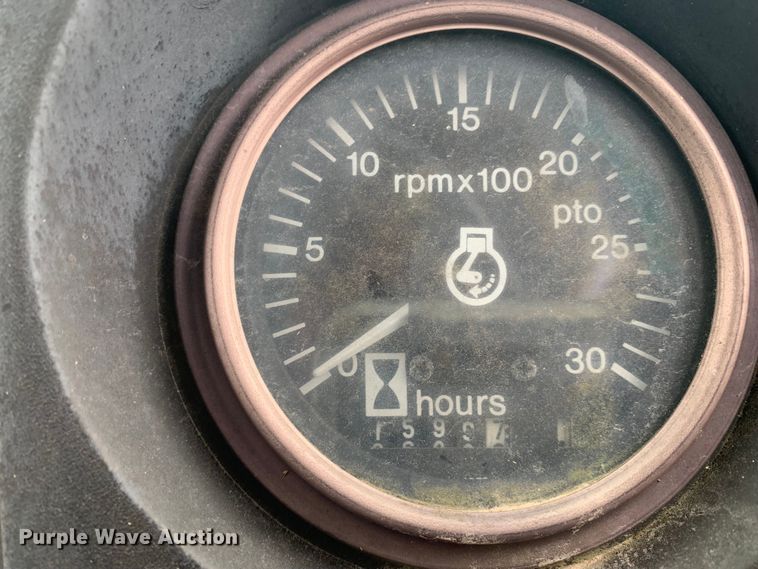 image for item LI9081 1979 Allis Chalmers 7010  tractor