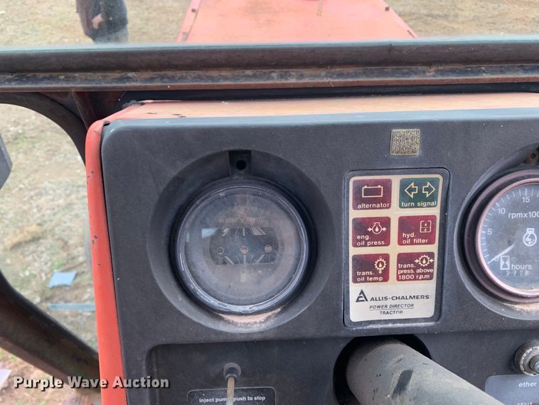 image for item LI9081 1979 Allis Chalmers 7010  tractor