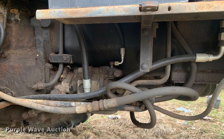 image for item LI9081 1979 Allis Chalmers 7010  tractor