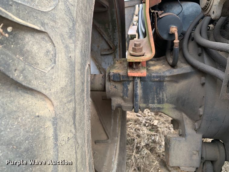 image for item LI9081 1979 Allis Chalmers 7010  tractor