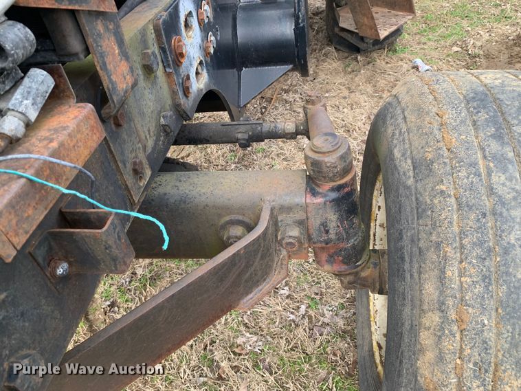 image for item LI9081 1979 Allis Chalmers 7010  tractor