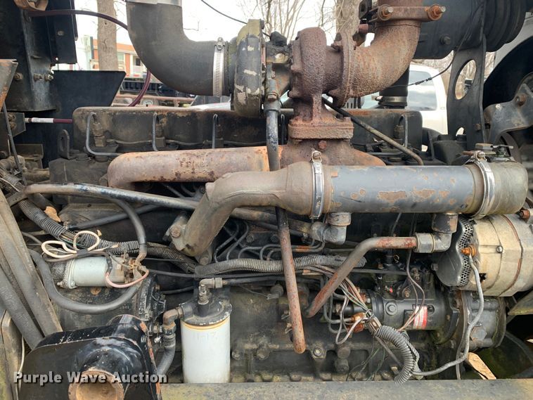 image for item LI9081 1979 Allis Chalmers 7010  tractor