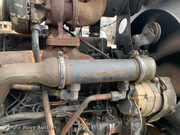 image for item LI9081 1979 Allis Chalmers 7010  tractor