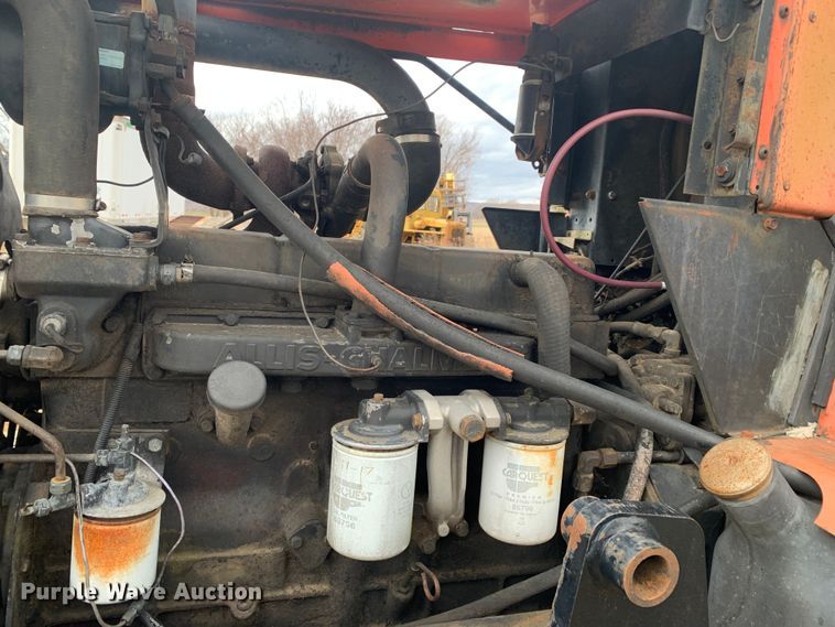 image for item LI9081 1979 Allis Chalmers 7010  tractor