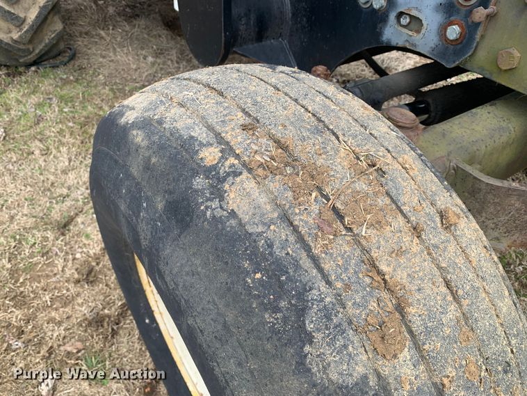 image for item LI9081 1979 Allis Chalmers 7010  tractor