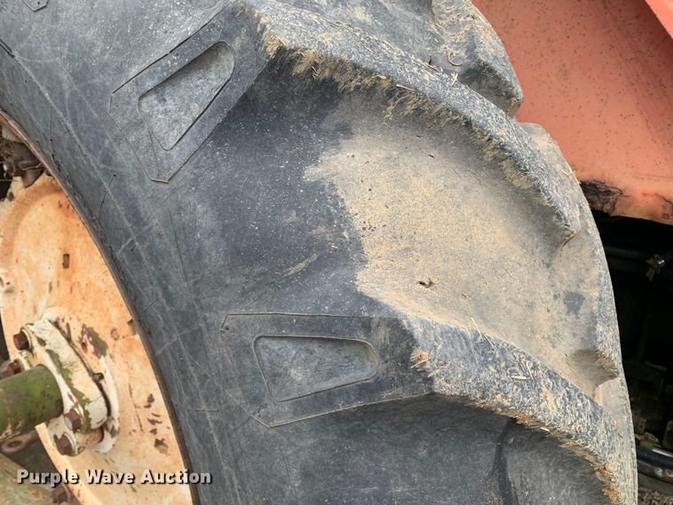 image for item LI9081 1979 Allis Chalmers 7010  tractor