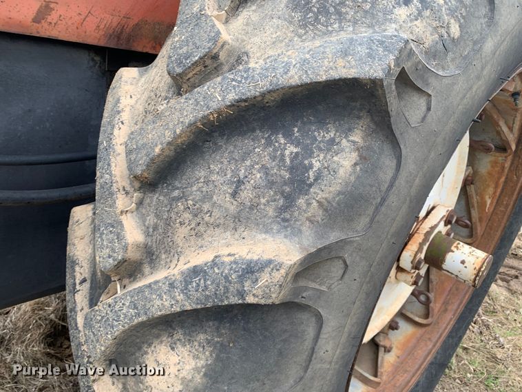 image for item LI9081 1979 Allis Chalmers 7010  tractor