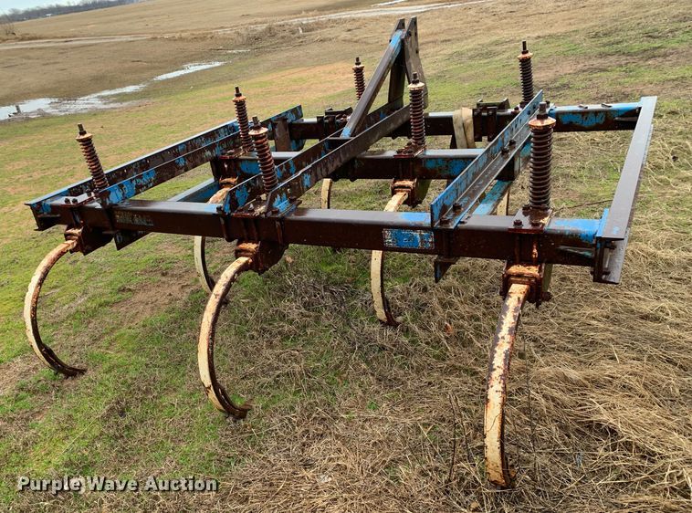 image for item LI9090 Ford I3I CPLOW  chisel