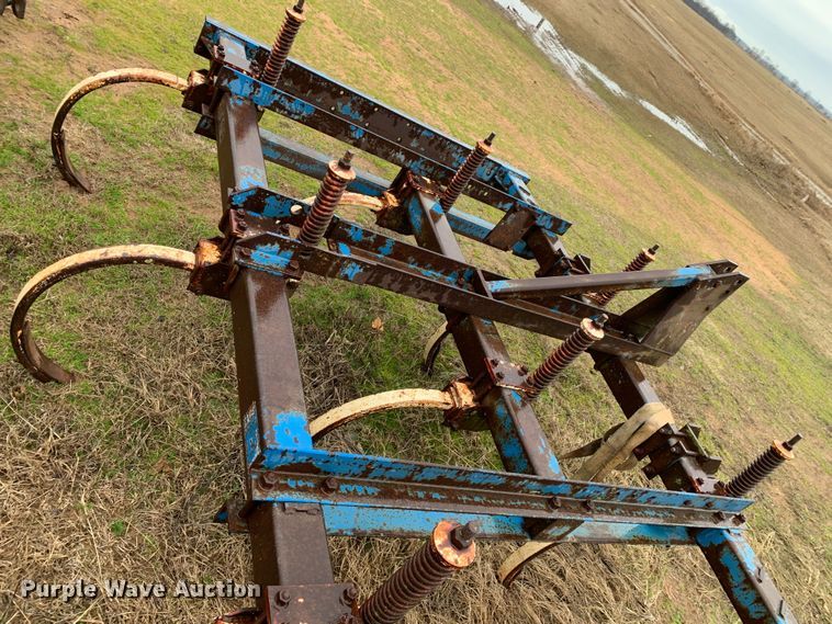 image for item LI9090 Ford I3I CPLOW  chisel