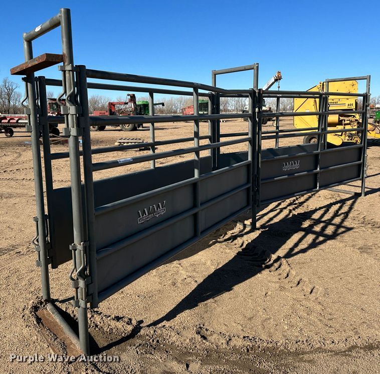 WW livestock chute in Kinsley, KS Item LT9111 sold Purple Wave