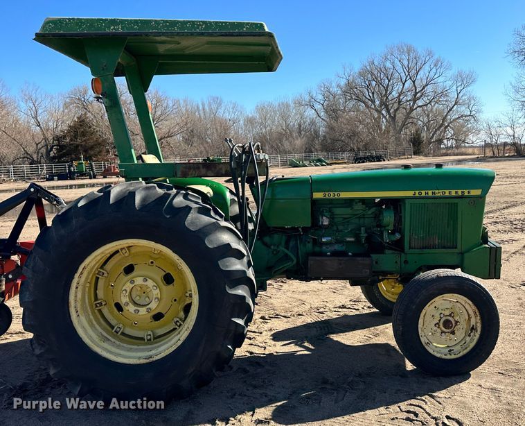 image for item LT9113 1974 John Deere 2030  tractor