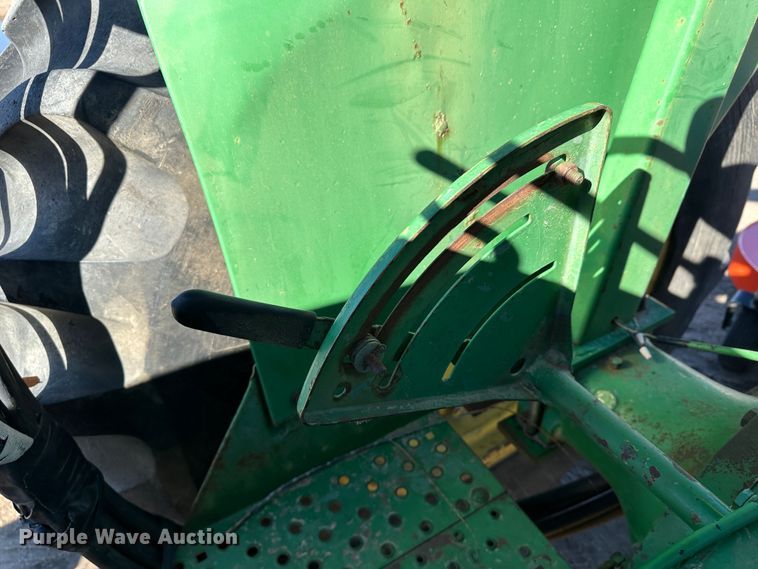 image for item LT9113 1974 John Deere 2030  tractor