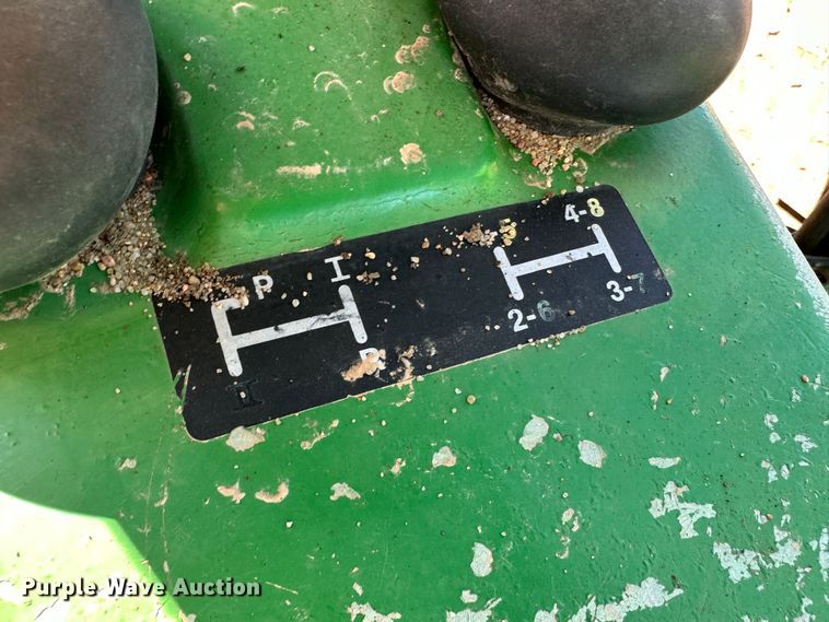 image for item LT9113 1974 John Deere 2030  tractor