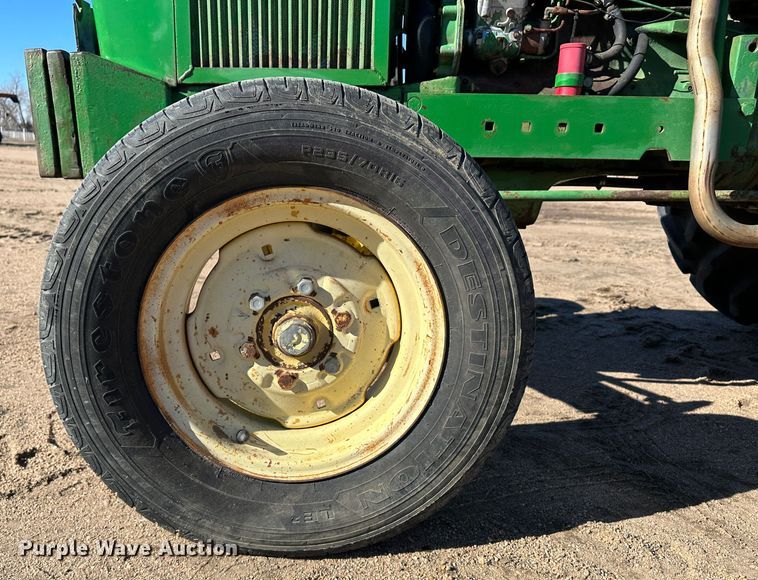 image for item LT9113 1974 John Deere 2030  tractor