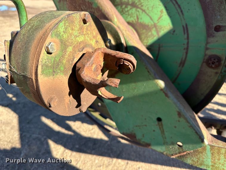 image for item LT9116 John Deere 640 hay rake