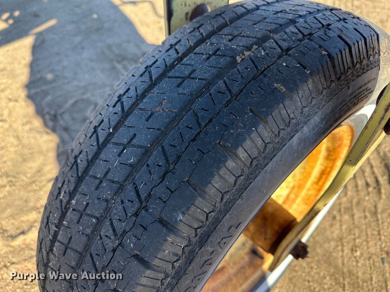 image for item LT9116 John Deere 640 hay rake