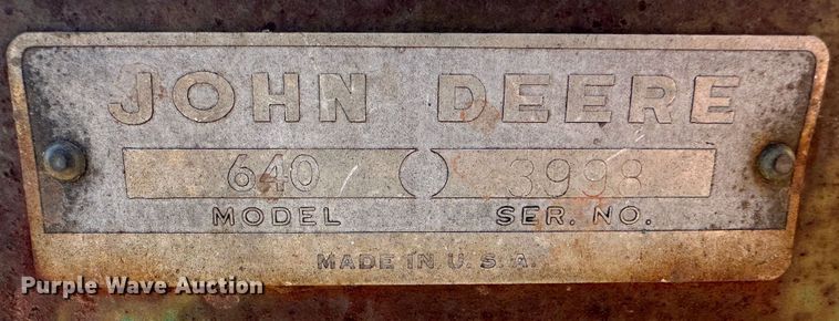 image for item LT9116 John Deere 640 hay rake