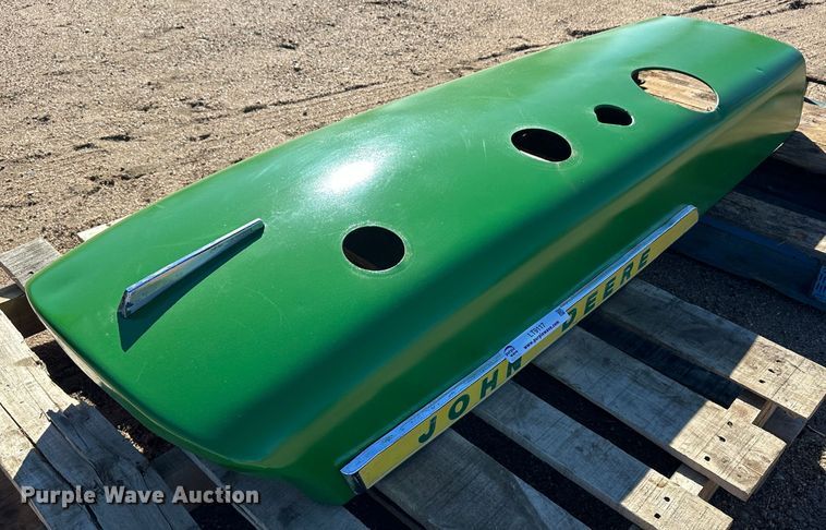 image for item LT9117 John Deere tractor hood