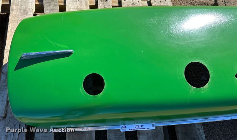 image for item LT9117 John Deere tractor hood