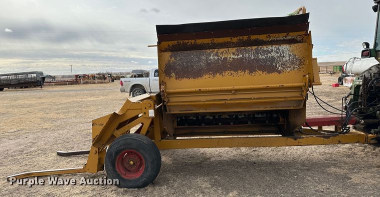 image for item LT9422 HayBuster 2650  bale processor