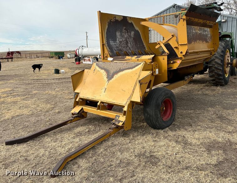 image for item LT9422 HayBuster 2650  bale processor