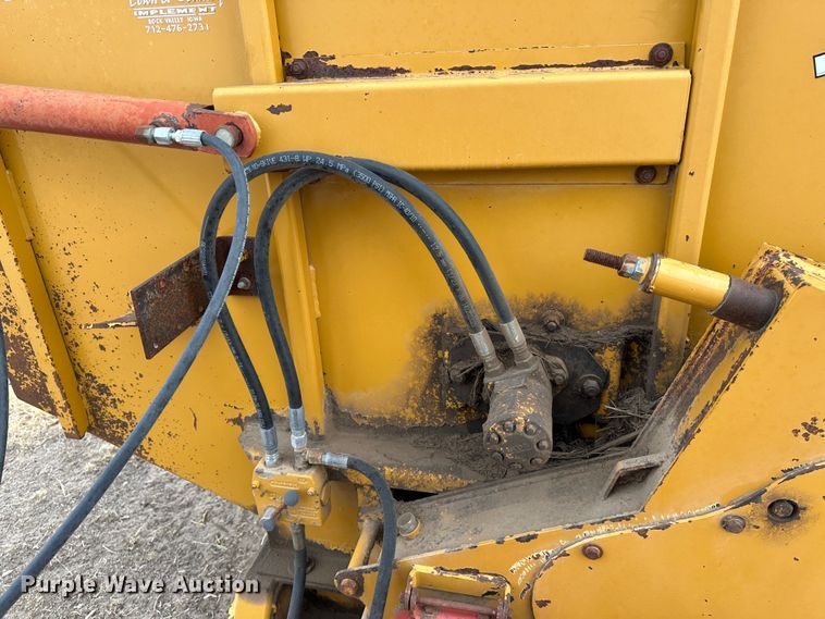 image for item LT9422 HayBuster 2650  bale processor