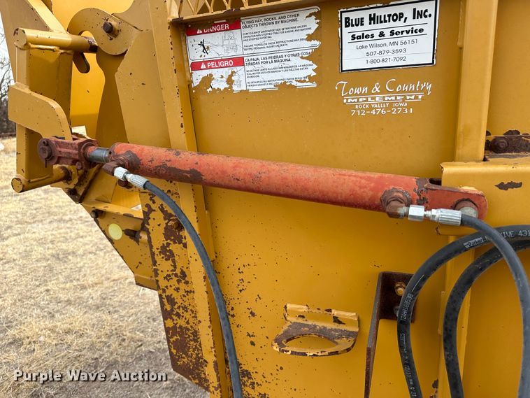 image for item LT9422 HayBuster 2650  bale processor