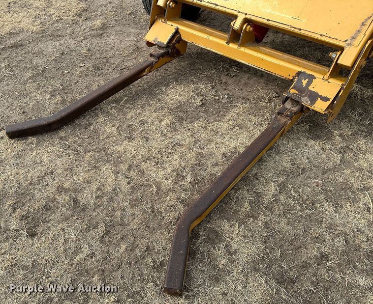 image for item LT9422 HayBuster 2650  bale processor