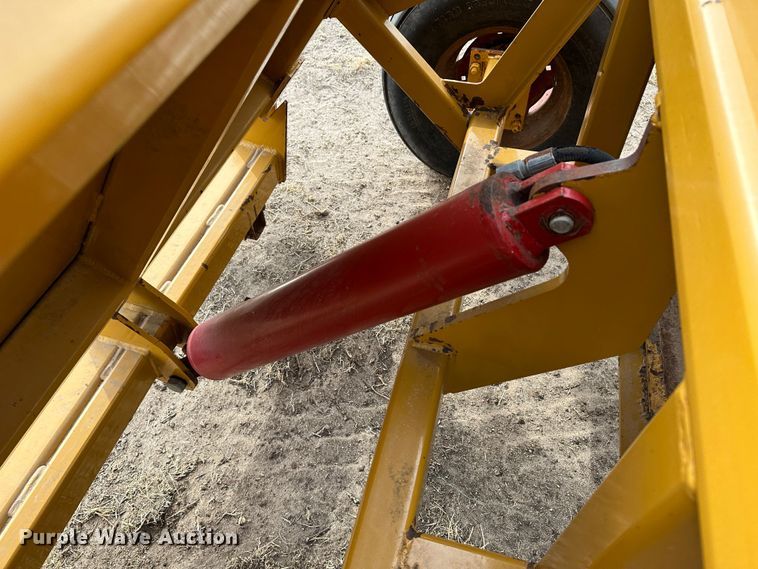 image for item LT9422 HayBuster 2650  bale processor