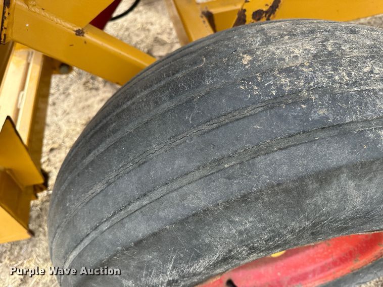 image for item LT9422 HayBuster 2650  bale processor