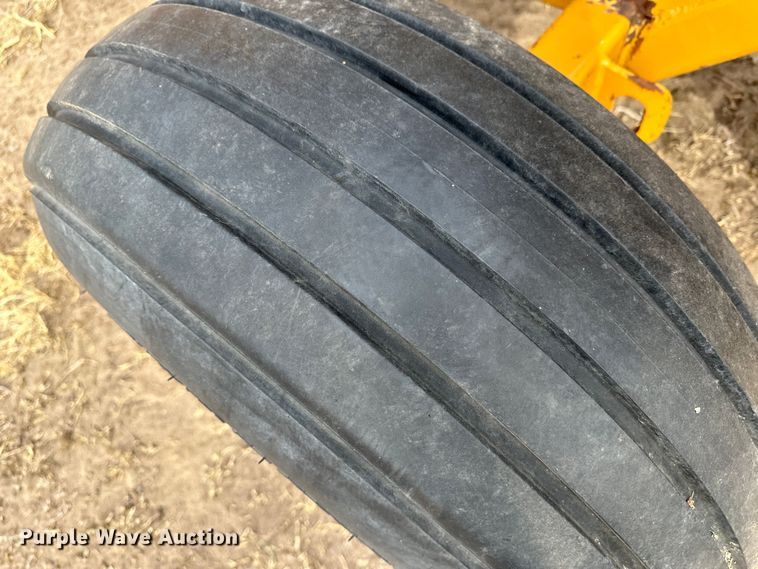 image for item LT9422 HayBuster 2650  bale processor