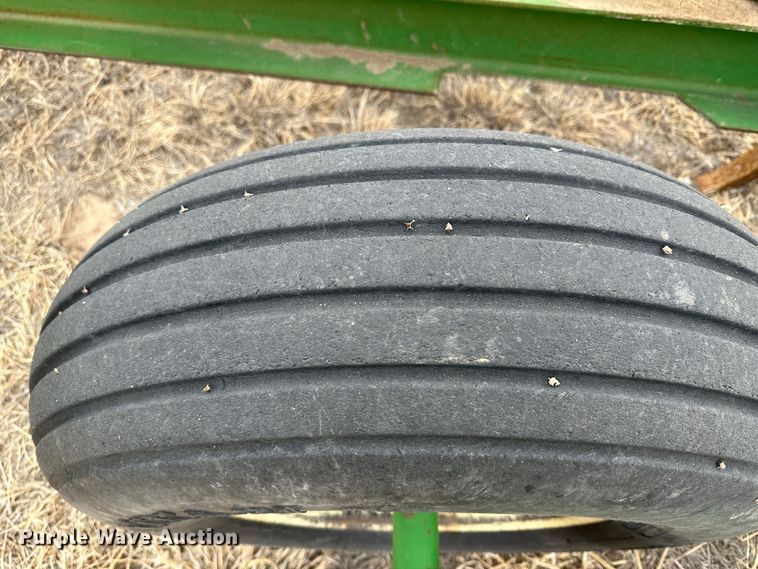 image for item LT9429 John Deere 610  chisel