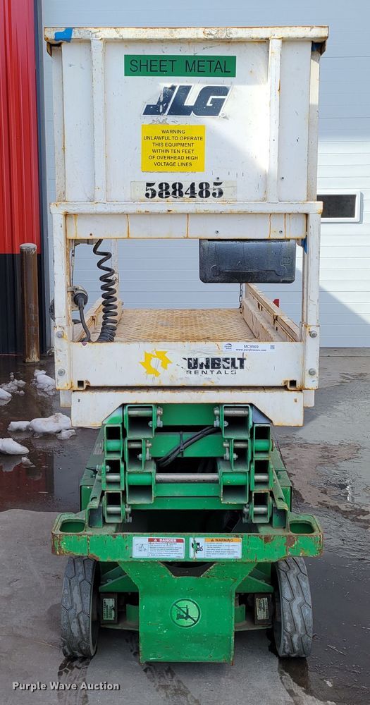 image for item MC9569 2013 JLG 1932RS  scissor lift