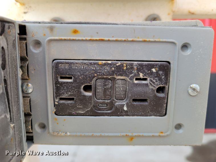 image for item MC9569 2013 JLG 1932RS  scissor lift