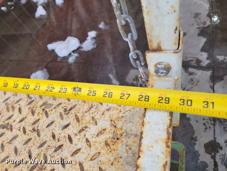 image for item MC9569 2013 JLG 1932RS  scissor lift