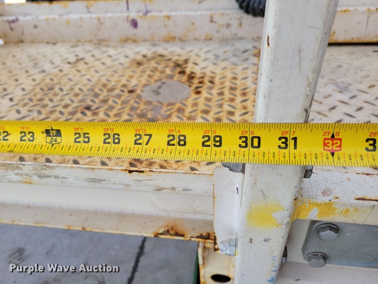 image for item MC9569 2013 JLG 1932RS  scissor lift