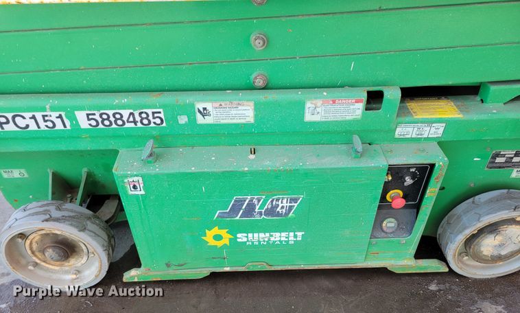 image for item MC9569 2013 JLG 1932RS  scissor lift