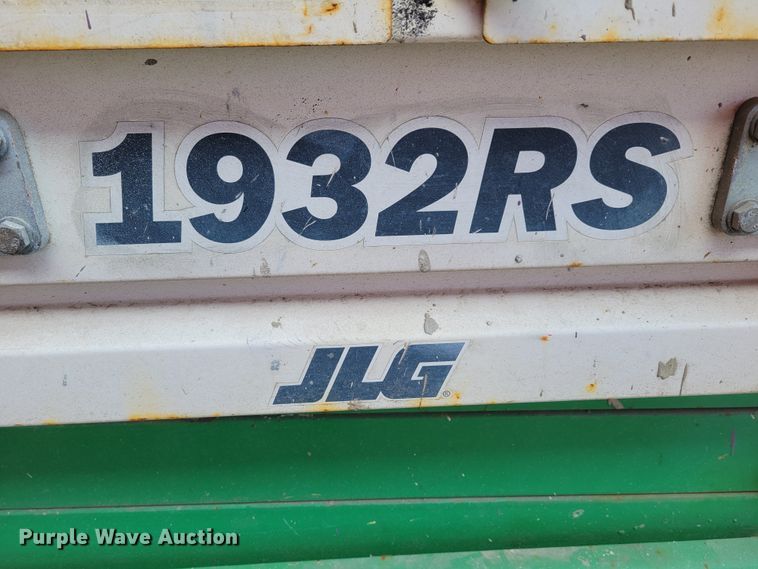 image for item MC9569 2013 JLG 1932RS  scissor lift