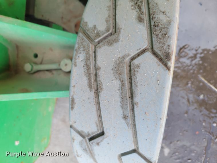 image for item MC9569 2013 JLG 1932RS  scissor lift