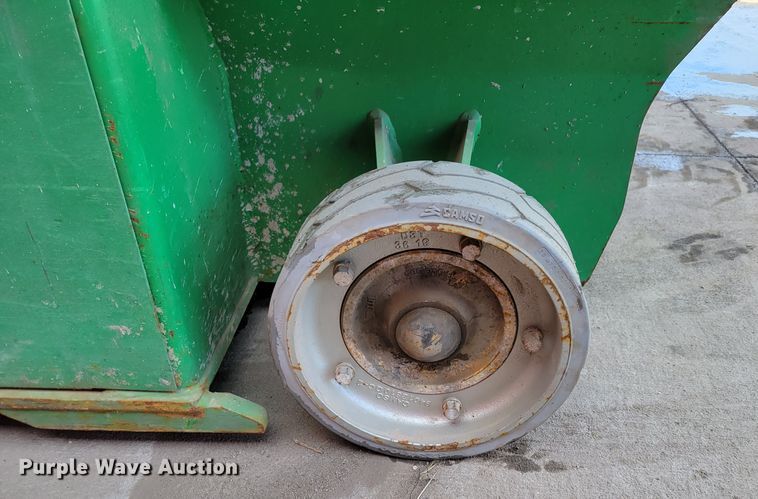 image for item MC9569 2013 JLG 1932RS  scissor lift