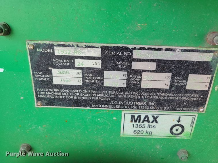 image for item MC9569 2013 JLG 1932RS  scissor lift