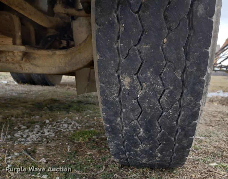 image for item MD9298 1984 International S2375  semi truck