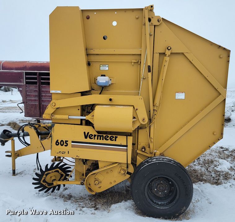 image for item ME9662 1990 Vermeer 605 Super J round baler