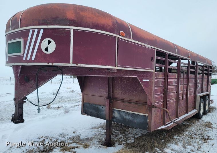 image for item ME9664 1983 Kiefer Built livestock trailer