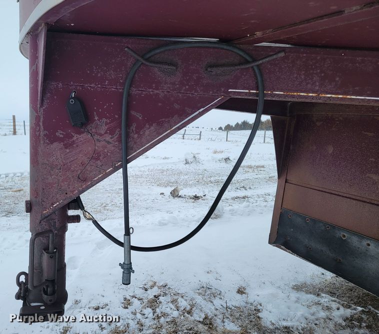 image for item ME9664 1983 Kiefer Built livestock trailer