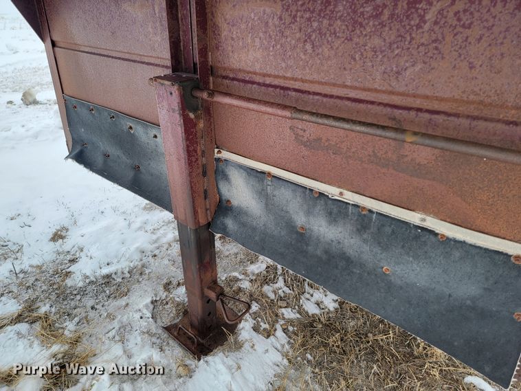 image for item ME9664 1983 Kiefer Built livestock trailer