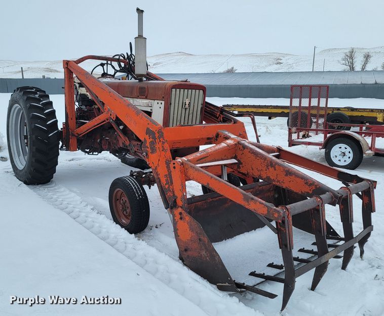 image for item ME9665 Farmall 656 tractor
