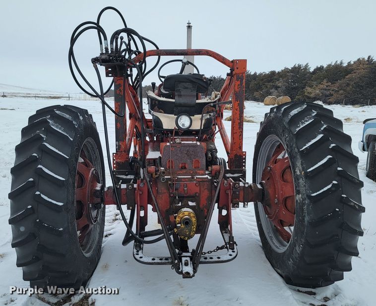 image for item ME9665 Farmall 656 tractor