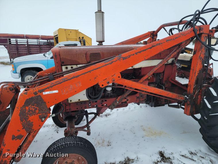 image for item ME9665 Farmall 656 tractor