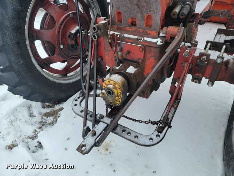 image for item ME9665 Farmall 656 tractor